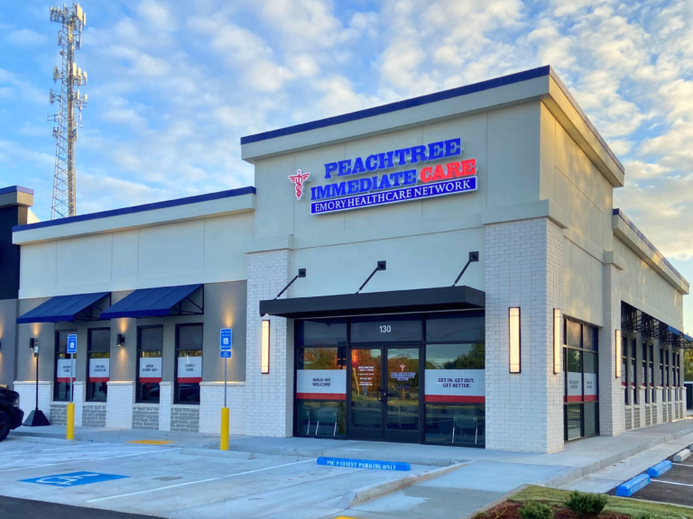 An image of the exterior of Peachtree Immediate Care Lovejoy location on a sunny, lightly cloudy day.